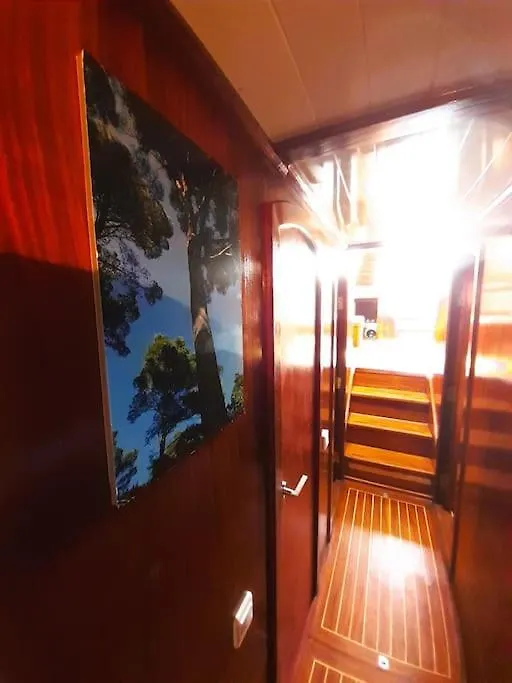 Adara Yacht - Big Turkish Gulet Barcelona Hotel 0*,